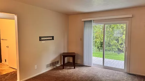 Living - 164 Irwin St, Brooklyn, MI 49230 photo 2 of 2