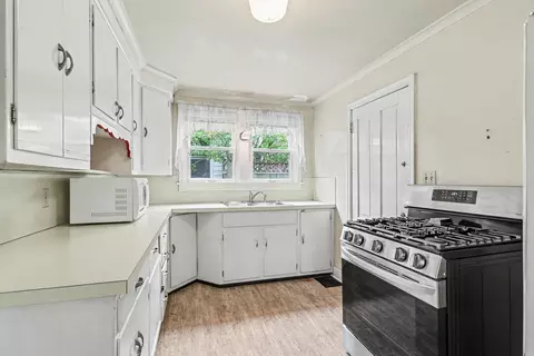 Kitchen - 413 E Mansion St, Marshall, MI 49068 photo 1 of 1