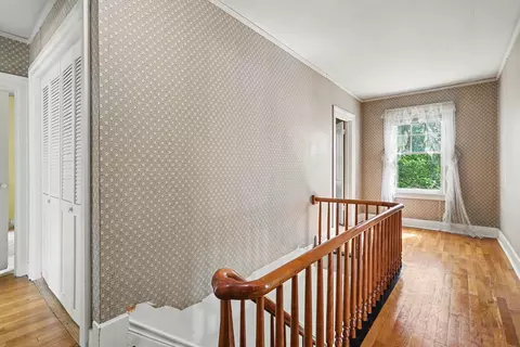 Entry Way - 413 E Mansion St, Marshall, MI 49068 photo 2 of 2