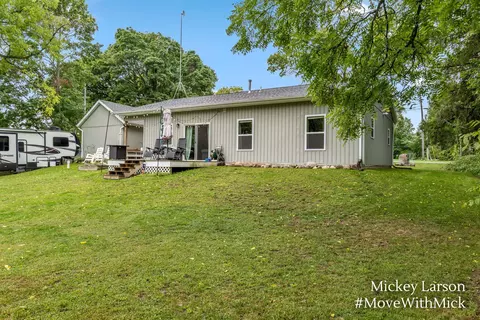 Exterior - 134 E 1st St, Stanton, MI 48888 photo 5 of 8