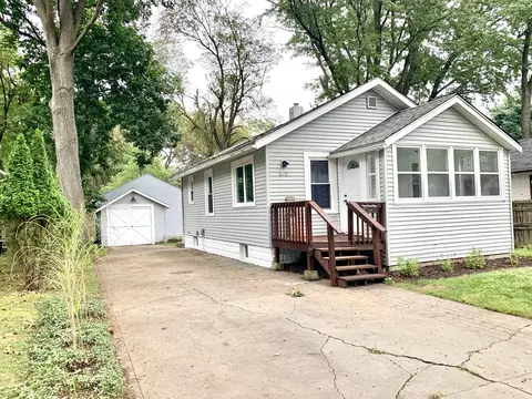 3621 Adams St, Kalamazoo, MI 49008