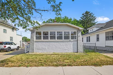 735 Eleanor St NE, Grand Rapids, MI 49505