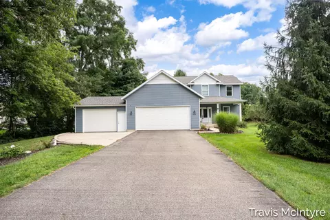 6838 Fox Meadow Dr NE, Rockford, MI 49341
