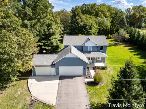 6838 Fox Meadow Dr NE, Rockford, MI 49341