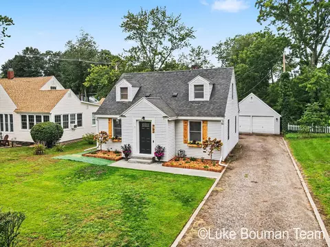 762 Myrtle Ave, Holland, MI 49423