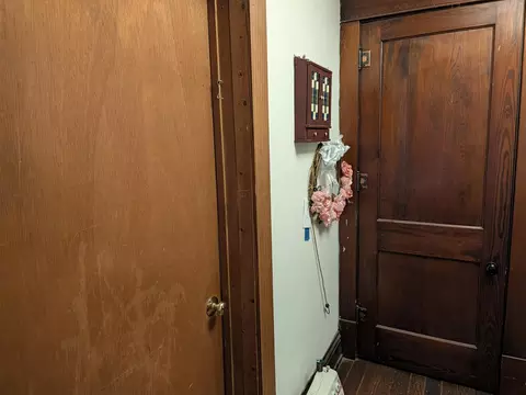 Entry Way - 535 W Chicago St, Bronson, MI 49028 photo 3 of 3