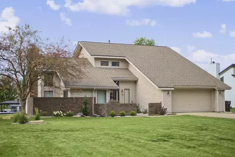 12796 Sunrise Ct, Wayland, MI 49348