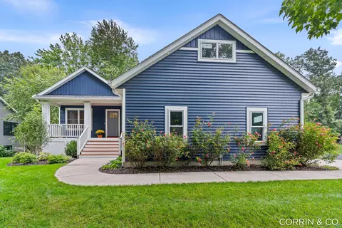 1541 W 32nd St, Holland, MI 49423