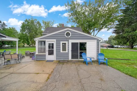 Exterior - 865 Winifred St, Jackson, MI 49202 photo 7 of 16