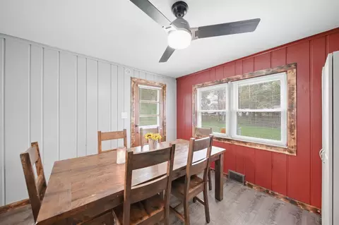 Dining - 865 Winifred St, Jackson, MI 49202 photo 2 of 3