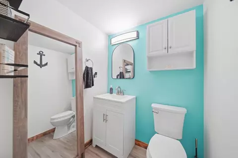Bath - 865 Winifred St, Jackson, MI 49202 photo 2 of 2