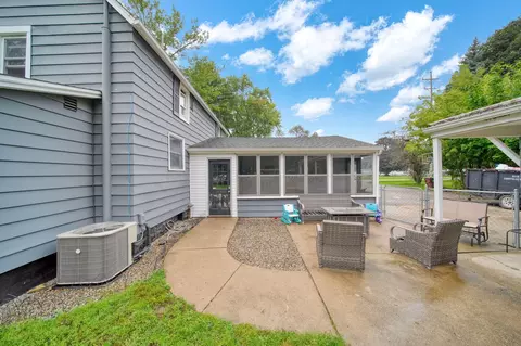 Exterior - 865 Winifred St, Jackson, MI 49202 photo 8 of 16