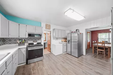 Kitchen - 865 Winifred St, Jackson, MI 49202 photo 4 of 4