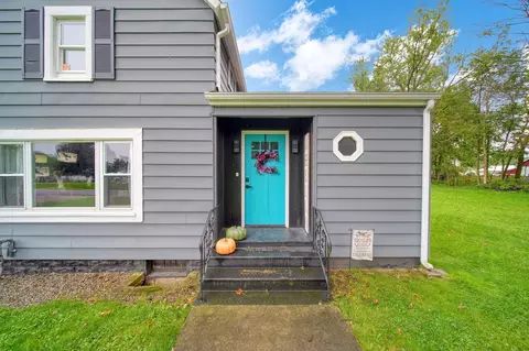 Exterior - 865 Winifred St, Jackson, MI 49202 photo 3 of 16