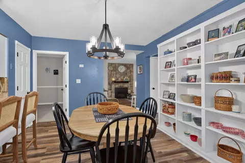 Dining - 163 Robinson Rd, Jackson, MI 49203 photo 4 of 4