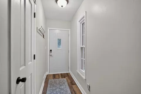 Entry Way - 163 Robinson Rd, Jackson, MI 49203 photo 1 of 5