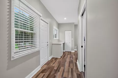 Entry Way - 163 Robinson Rd, Jackson, MI 49203 photo 4 of 5