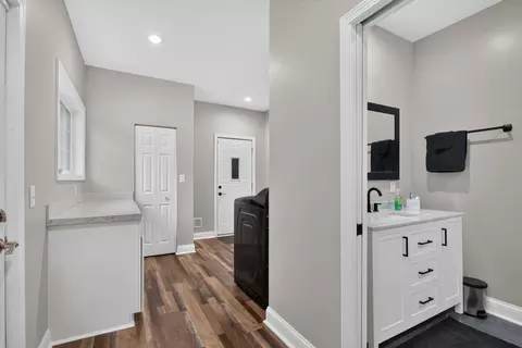 Entry Way - 163 Robinson Rd, Jackson, MI 49203 photo 5 of 5
