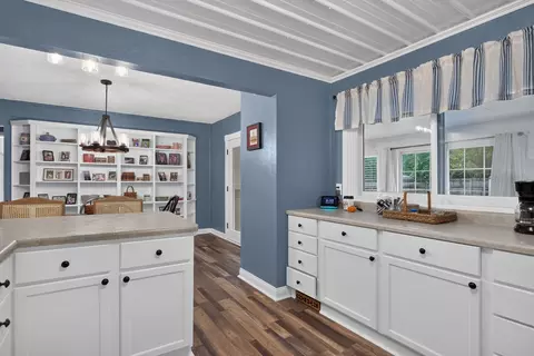 Kitchen - 163 Robinson Rd, Jackson, MI 49203 photo 3 of 4