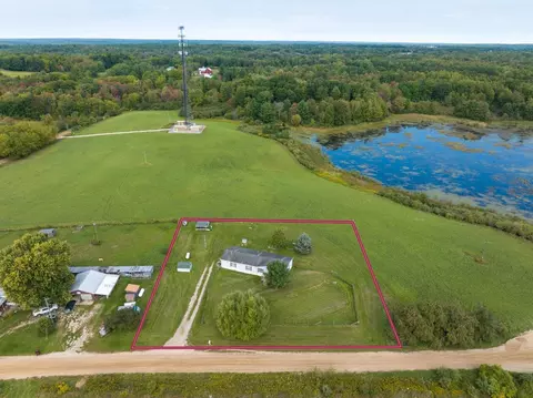 20428 5 Mile Rd, Stanwood, MI 49346