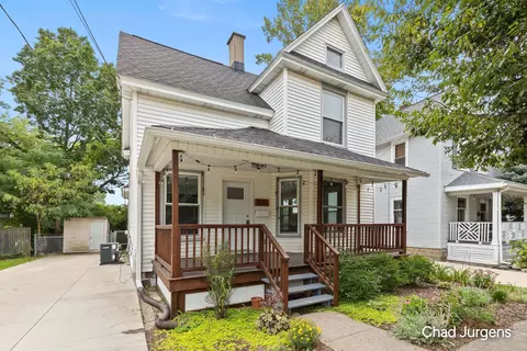 1036 Fairmount St SE, Grand Rapids, MI 49506