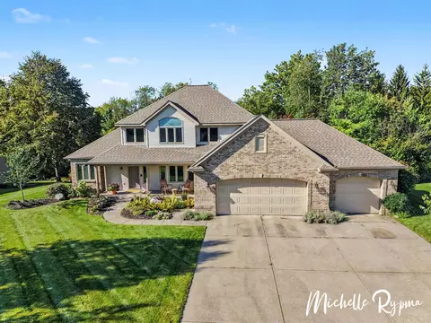 3541 Elk Dr, Zeeland, MI 49464