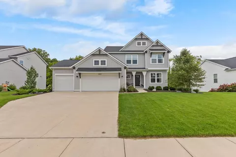 6664 Inwood Ridge Dr NE, Rockford, MI 49341