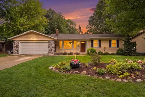 7258 Yorkshire Dr, Hudsonville, MI 49426