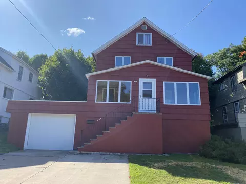 307 Calverley Ave, Houghton, MI 49931