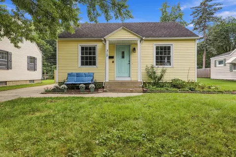 312 W 22nd St, Holland, MI 49423