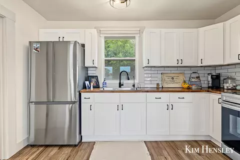 Kitchen - 12230 Mac Dr NE, Belding, MI 48809 photo 1 of 4