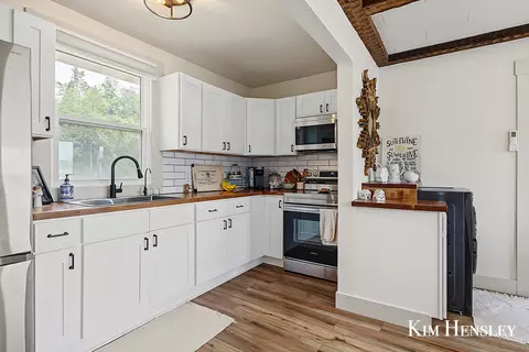 Kitchen - 12230 Mac Dr NE, Belding, MI 48809 photo 2 of 4