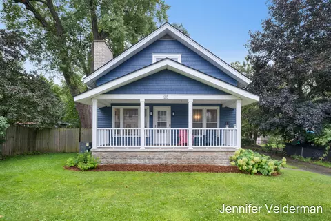 120 E Division St NE, Rockford, MI 49341