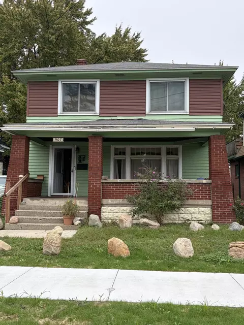 907 Burton St SW, Wyoming, MI 49509