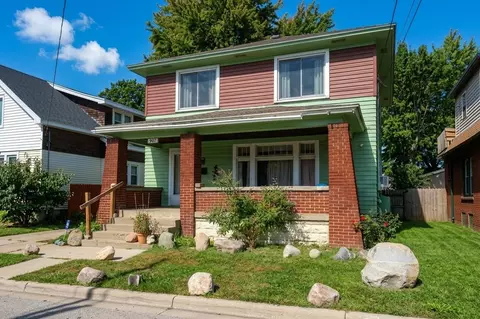 907 Burton St SW, Wyoming, MI 49509