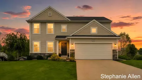 4266 Springhill Dr, Hudsonville, MI 49426