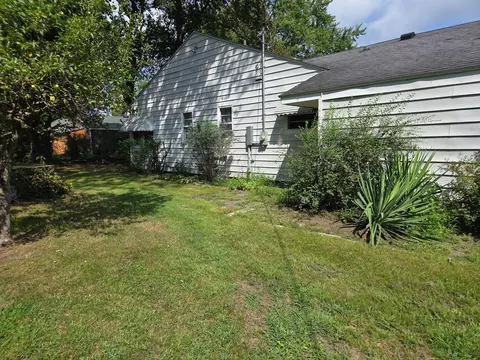Exterior - 143 E Colon Rd, Coldwater, MI 49036 photo 5 of 10