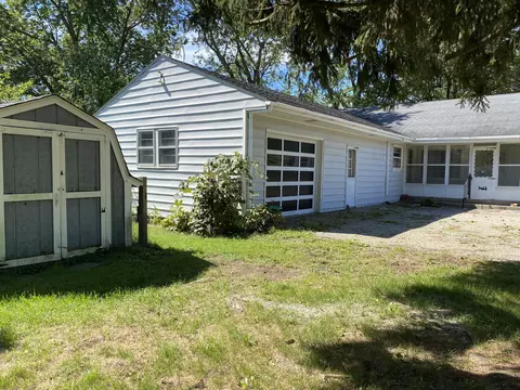 Exterior - 143 E Colon Rd, Coldwater, MI 49036 photo 3 of 10