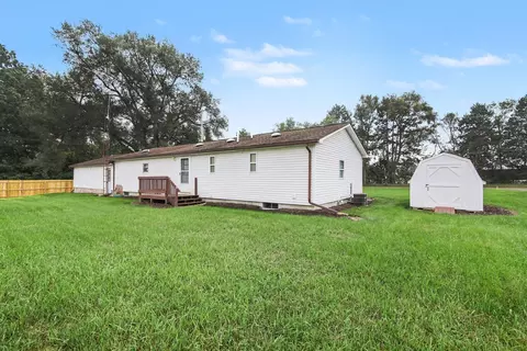 Exterior - 5670 Trailer Park Dr, Jackson, MI 49201 photo 2 of 4