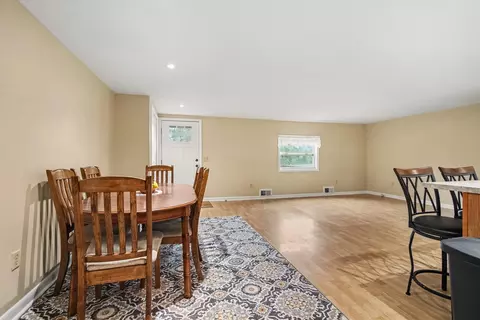 Dining - 5670 Trailer Park Dr, Jackson, MI 49201 photo 1 of 2