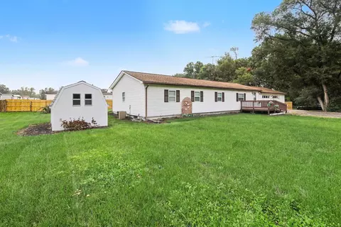 Exterior - 5670 Trailer Park Dr, Jackson, MI 49201 photo 3 of 4