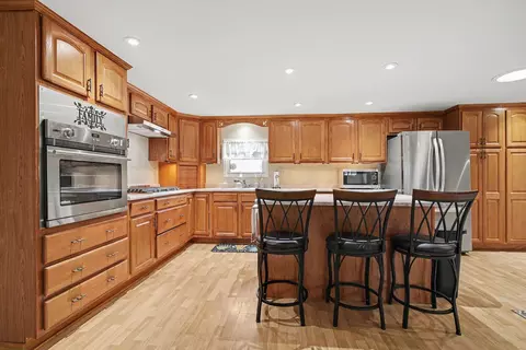 Kitchen - 5670 Trailer Park Dr, Jackson, MI 49201 photo 1 of 3