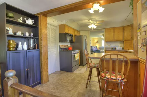 Kitchen - 2300 Oleary Rd, Jackson, MI 49201 photo 9 of 9