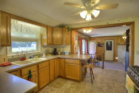 Kitchen - 2300 Oleary Rd, Jackson, MI 49201 photo 1 of 9