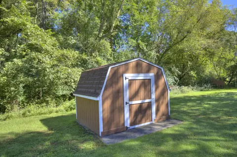 Exterior - 2300 Oleary Rd, Jackson, MI 49201 photo 13 of 15