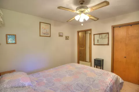 Bedroom - 2300 Oleary Rd, Jackson, MI 49201 photo 8 of 10