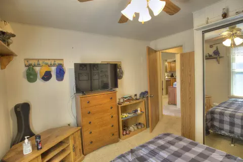 Bedroom - 2300 Oleary Rd, Jackson, MI 49201 photo 3 of 10