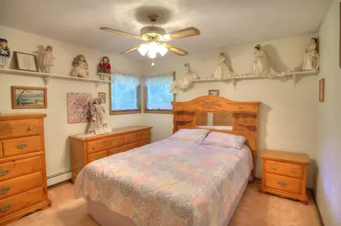 Bedroom - 2300 Oleary Rd, Jackson, MI 49201 photo 6 of 10