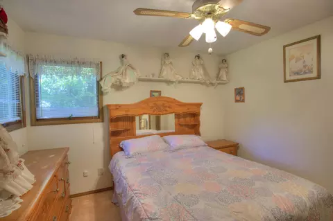 Bedroom - 2300 Oleary Rd, Jackson, MI 49201 photo 7 of 10