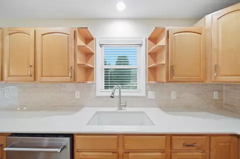 Kitchen - 1239 Breezy Ln, Jackson, MI 49201 photo 4 of 6